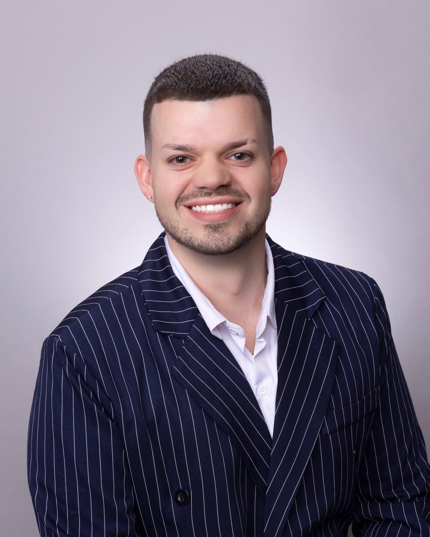 Blake Vick - Legal Assistant y Legal Operations